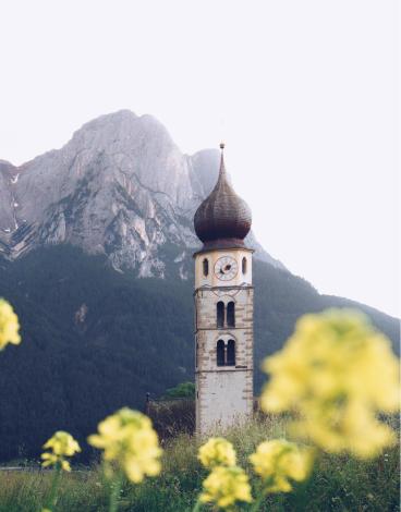 hotel-turm-umgebung-schlerblick-mit-kapelle